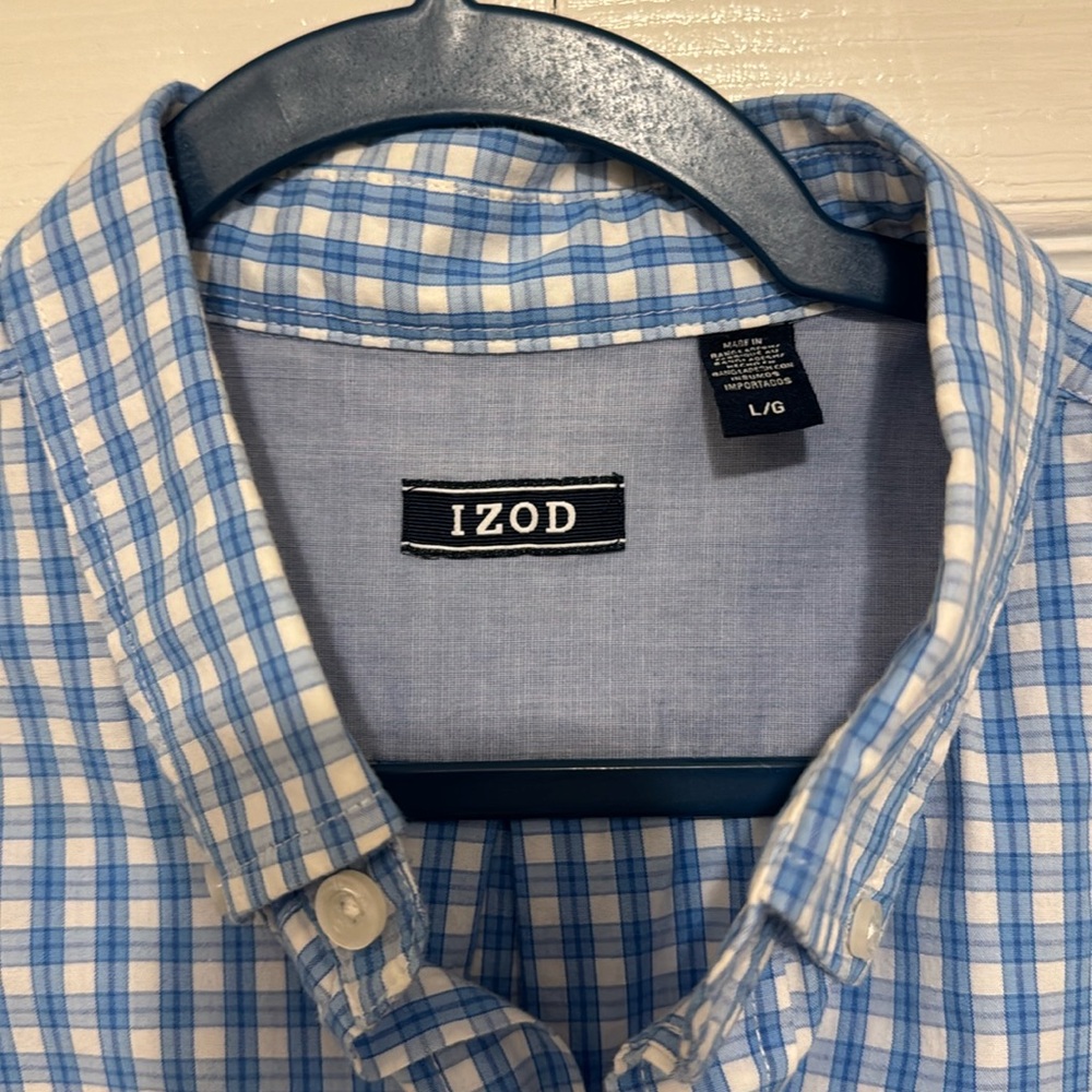 Men’s Izod casual dress shirt size large.
